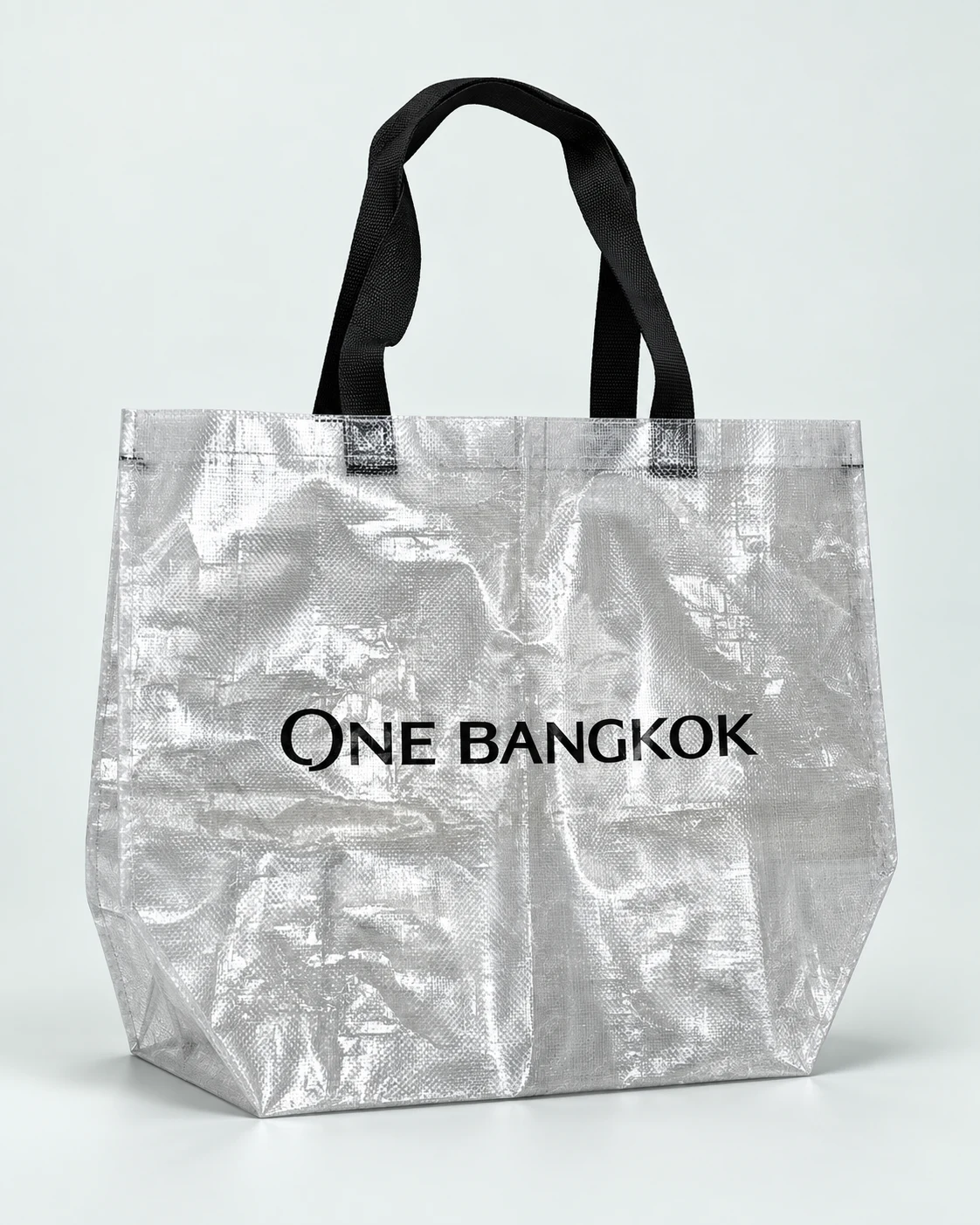 ภาพจำลองกระเป๋า PP Woven One Bangkok ในสตูดิโอ